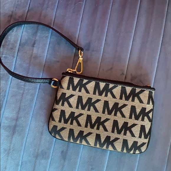 MK wristlet - Picture 3 of 5